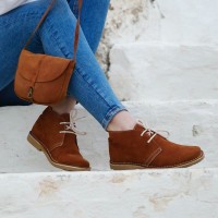 Women Sheepskin Desert boots in Setter color