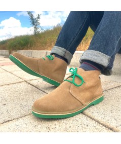 Desert boots bicolores sable-vert pour homme