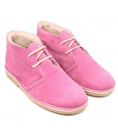 Pink desert boots with shearling