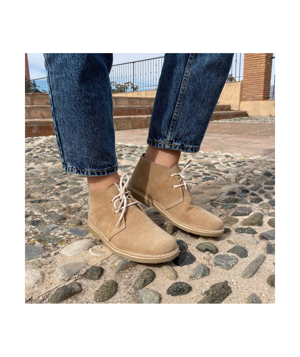 Sand colored desert boots for women. Quality and immediate service.