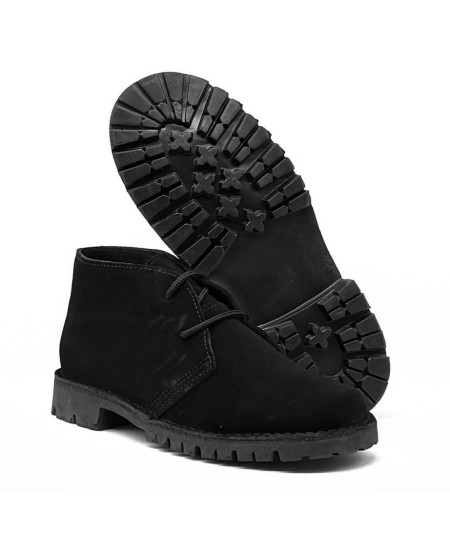 Men's all-black desert boots with "Caminito del Rey" sole