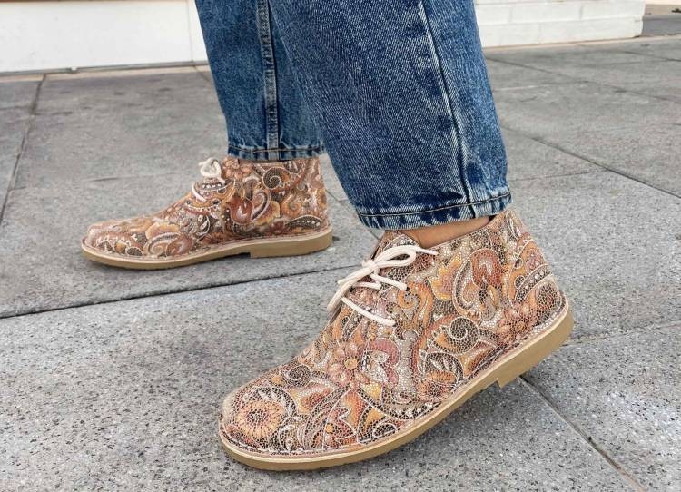 Confort et style à desert boots.
